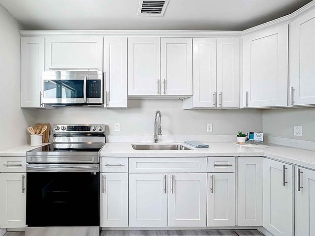 2338 2nd Court, Other Florida, FL 32962