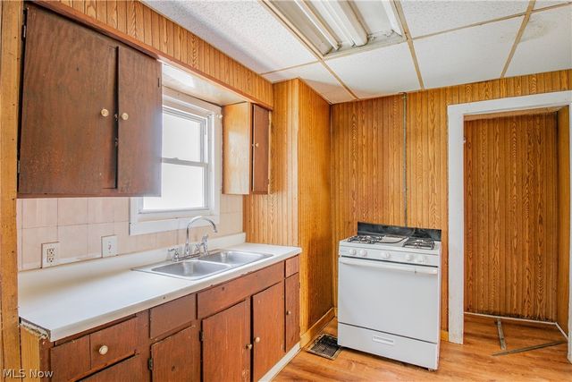 931 Work Drive, Akron, OH 44320