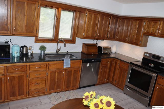 6441 S 41st Street, Lincoln, NE 68516