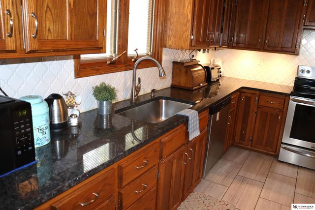 6441 S 41st Street, Lincoln, NE 68516