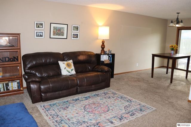 6441 S 41st Street, Lincoln, NE 68516