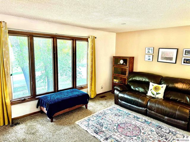 6441 S 41st Street, Lincoln, NE 68516