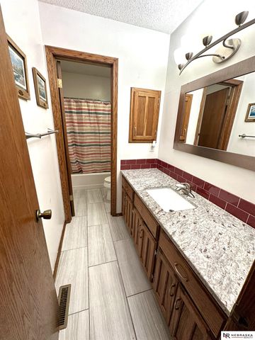 6441 S 41st Street, Lincoln, NE 68516