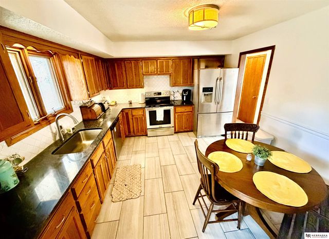 6441 S 41st Street, Lincoln, NE 68516