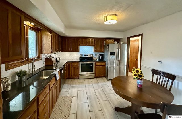 6441 S 41st Street, Lincoln, NE 68516