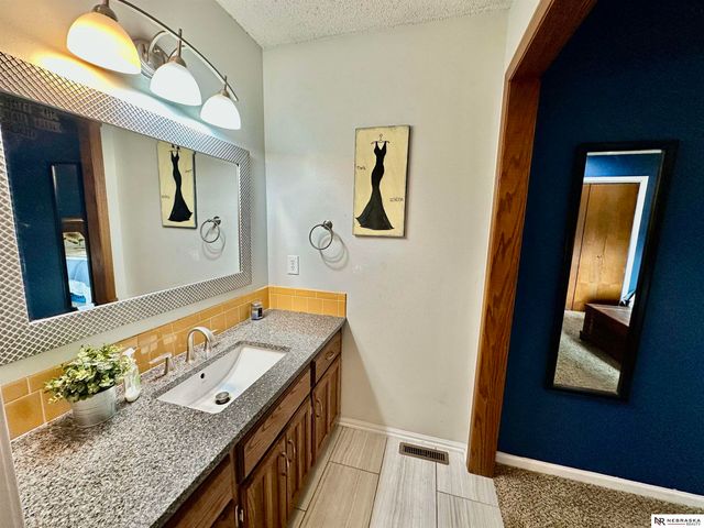 6441 S 41st Street, Lincoln, NE 68516