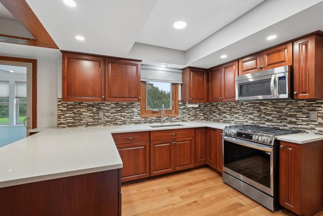 8414 Netherlands Place, Columbus, OH 43235