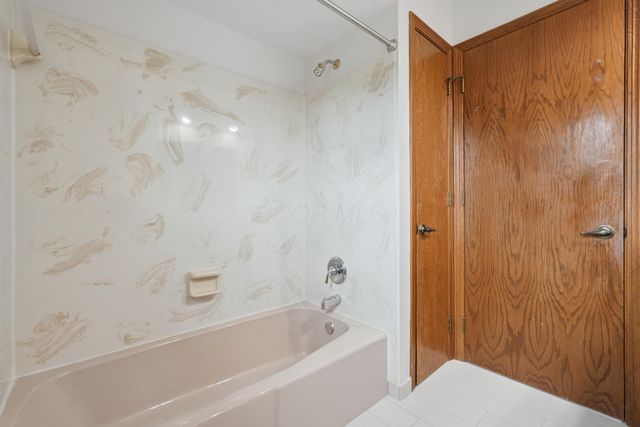 8414 Netherlands Place, Columbus, OH 43235