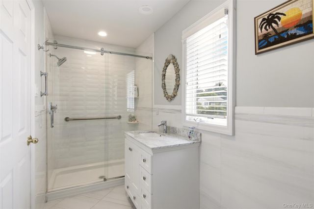 1 Geoffrey Avenue, Syosset, NY 11791