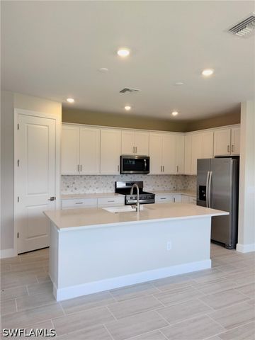 7423 Blue Salvia LN, North Fort Myers, FL 33917