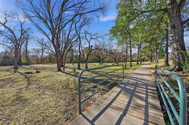 73 Winchester Drive, Euless, TX 76039