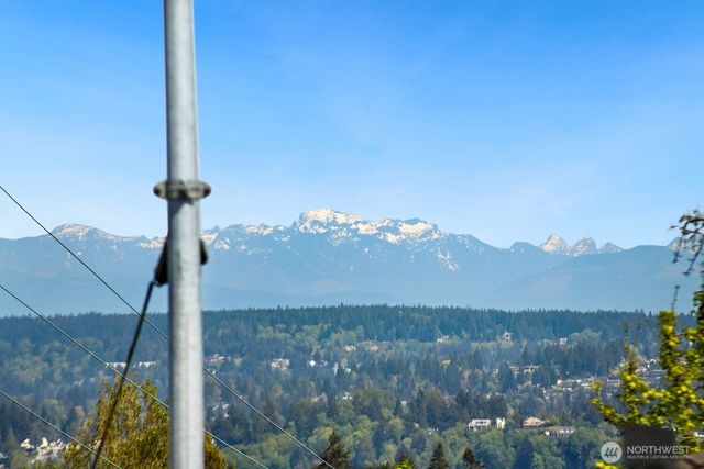 137 23rd Avenue E, Seattle, WA 98112