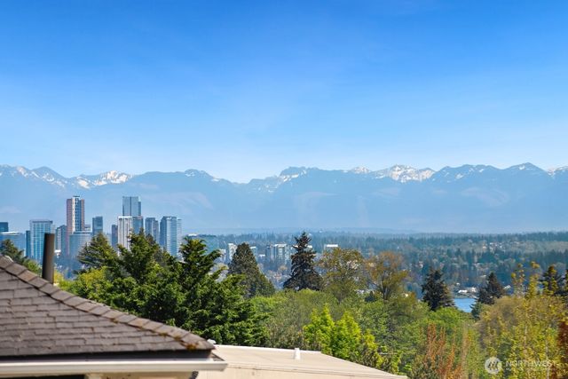 137 23rd Avenue E, Seattle, WA 98112