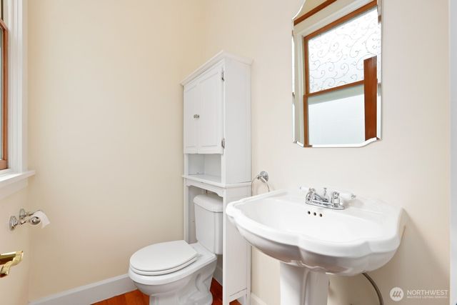 137 23rd Avenue E, Seattle, WA 98112