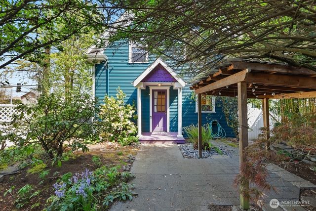 137 23rd Avenue E, Seattle, WA 98112