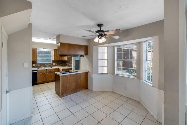 8311 Amurwood Drive, Tomball, TX 77375