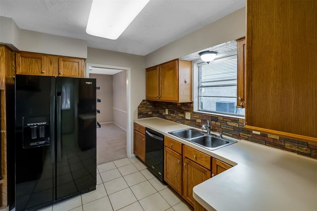 8311 Amurwood Drive, Tomball, TX 77375