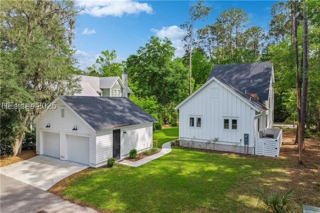 37 Park Sq S, Beaufort, SC 29907