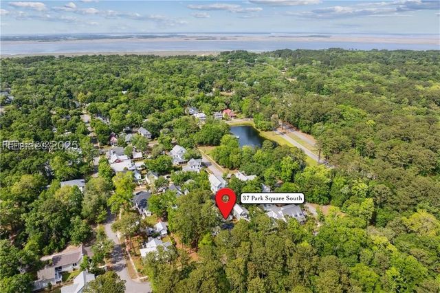 37 Park Sq S, Beaufort, SC 29907