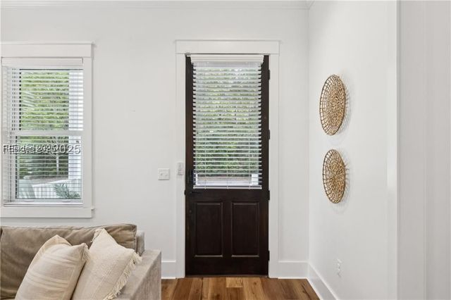 37 Park Sq S, Beaufort, SC 29907