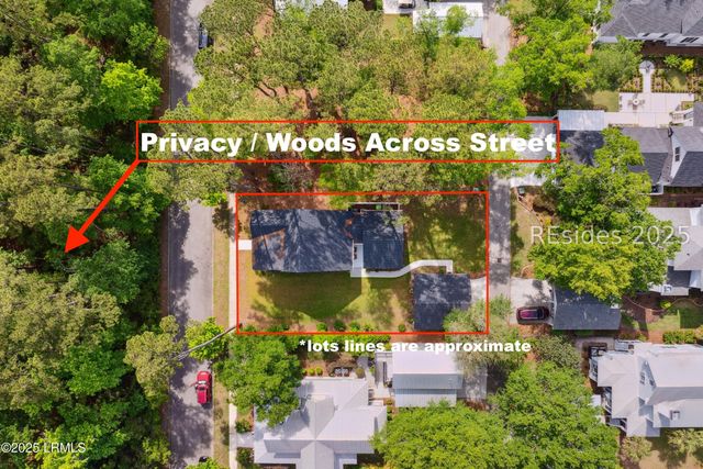 37 Park Sq S, Beaufort, SC 29907