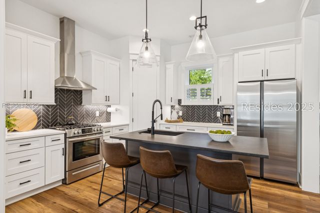 37 Park Sq S, Beaufort, SC 29907