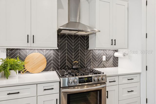 37 Park Sq S, Beaufort, SC 29907