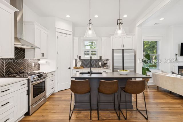 37 Park Sq S, Beaufort, SC 29907