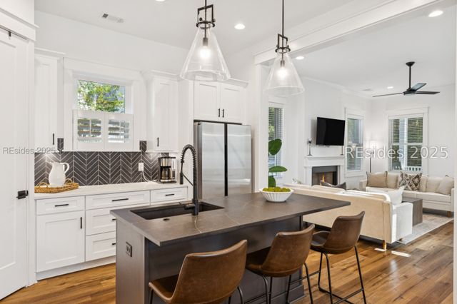 37 Park Sq S, Beaufort, SC 29907