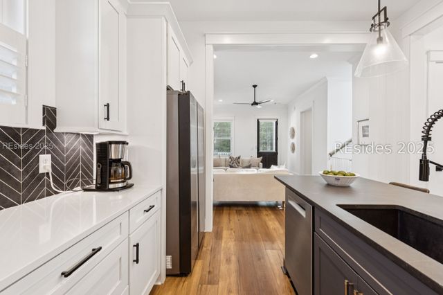 37 Park Sq S, Beaufort, SC 29907