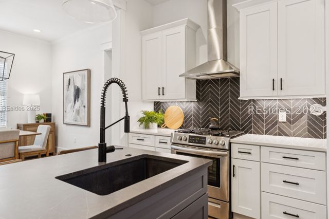 37 Park Sq S, Beaufort, SC 29907