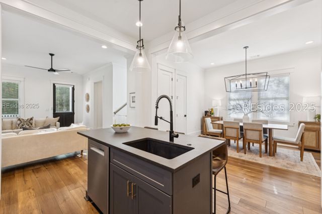 37 Park Sq S, Beaufort, SC 29907