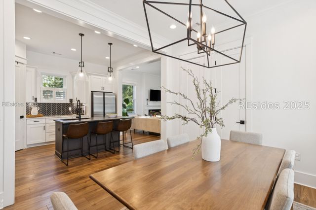 37 Park Sq S, Beaufort, SC 29907