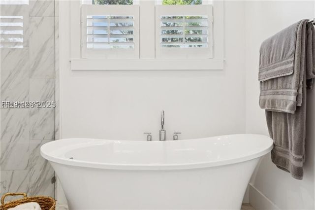 37 Park Sq S, Beaufort, SC 29907