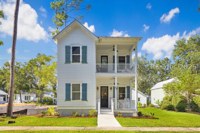 37 Park Sq S, Beaufort, SC 29907