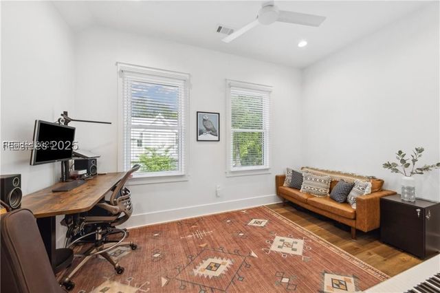 37 Park Sq S, Beaufort, SC 29907