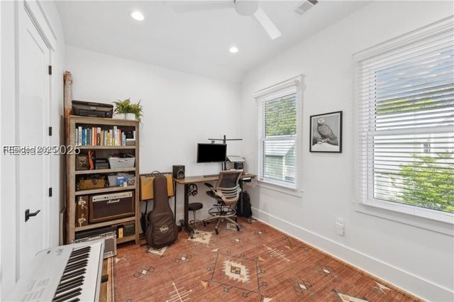 37 Park Sq S, Beaufort, SC 29907