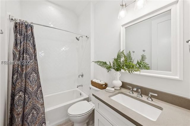 37 Park Sq S, Beaufort, SC 29907