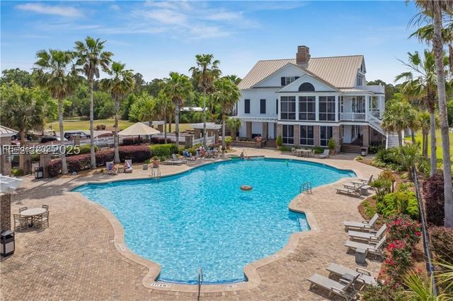 37 Park Sq S, Beaufort, SC 29907