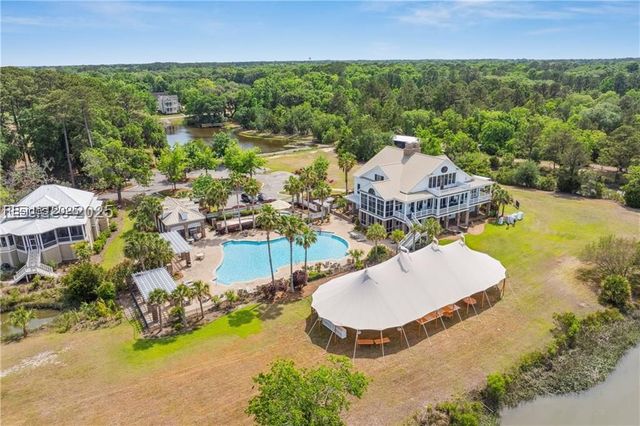 37 Park Sq S, Beaufort, SC 29907