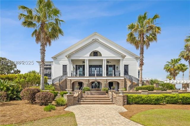 37 Park Sq S, Beaufort, SC 29907