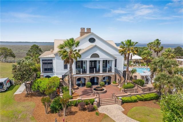 37 Park Sq S, Beaufort, SC 29907