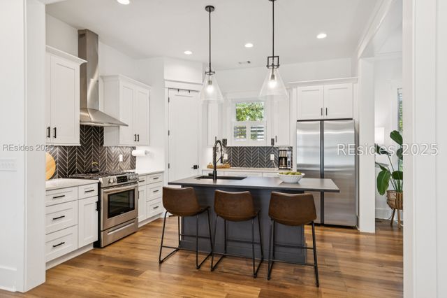 37 Park Sq S, Beaufort, SC 29907