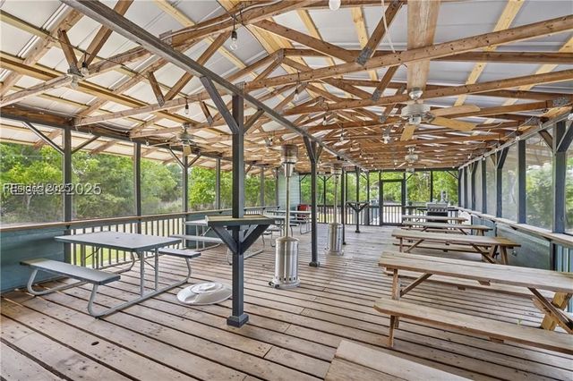 37 Park Sq S, Beaufort, SC 29907