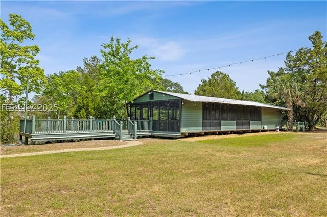 37 Park Sq S, Beaufort, SC 29907