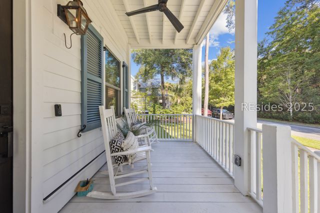 37 Park Sq S, Beaufort, SC 29907