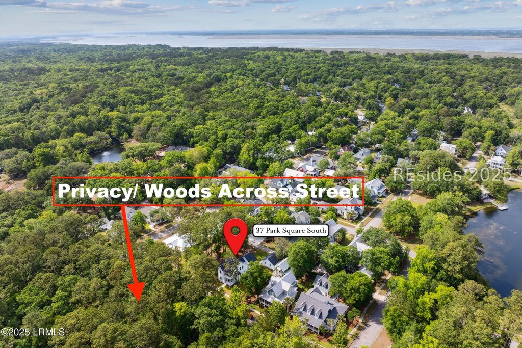 37 Park Sq S, Beaufort, SC 29907