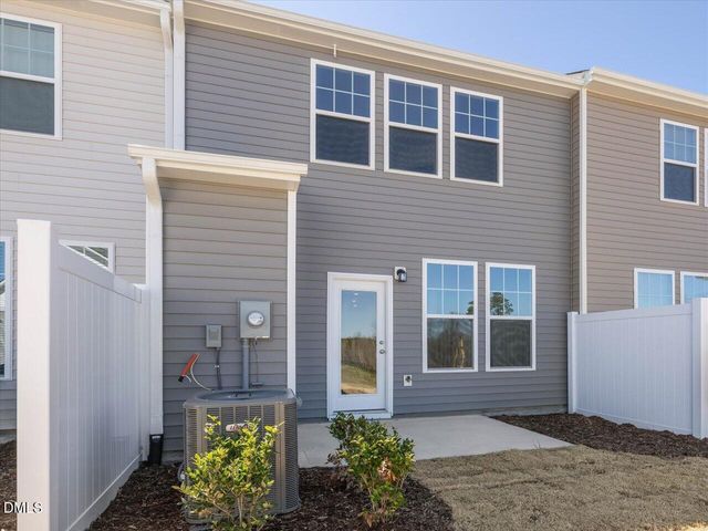659 Sefton Park Drive, Zebulon, NC 27597