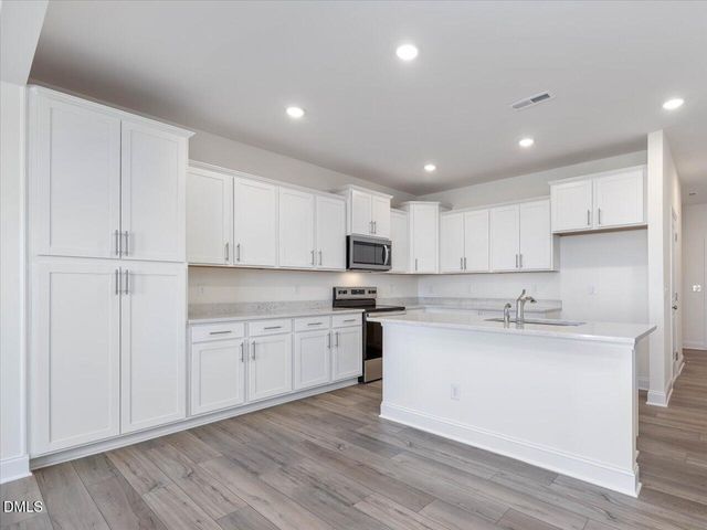 659 Sefton Park Drive, Zebulon, NC 27597