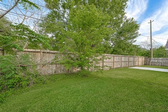 10601 Willowgrove Drive, Houston, TX 77035